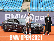 Nikoloz Basilashvili gewinnt BMW Open 2021 und ein von BMW Welt Architekt Wolf D. Prix individualisiertes BMW M850i xDrive Gran Coupé  Photo by Alexander Hassenstein/Getty Images für BMW)